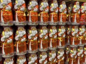 Display on the shelf of chocolate Santa Claus chocolate Santa Claus Santa Claus Santa Claus Santa