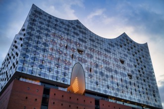 Glass faÃ§ade of the Elbe Philharmonic Hall, Elphie, plaza, viewing platform, terrace, Free and