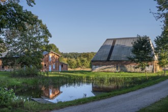 Historic buildings, pig and poultry house and pond of a manor from 1923, Othesdorf,