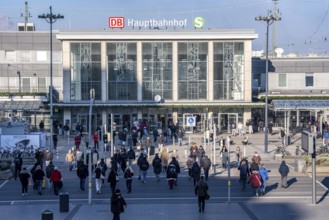 Dortmund Central Station, Station Building, Station Foreground, Pedestrian Crossing at Königswall