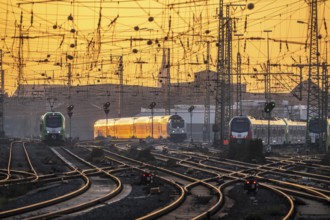 Local transport trains, IC train, on the tracks, west of Dortmund Central Station, North