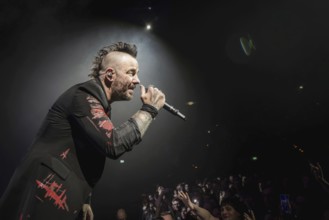 Singer Adam Gontier from Three Days Grace live on tour 25 at Berlin's Tempodrom on 19.11.2025