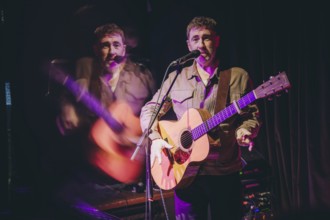 Jamie Lawson live at Berliner Prachtwerk on 15.11.2025 Note: the photo was taken through a pane of