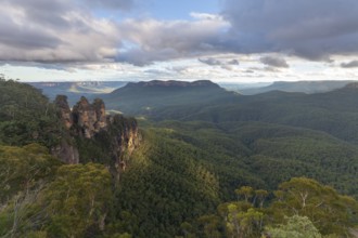 Evening sky over the Three Sisters at Echo Point in Katoomba, Blue Mountains, New South Wales,