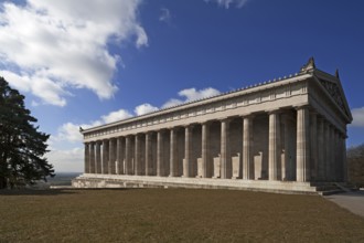Valhalla Memorial was built as a Greek temple in the style of a Doric Peripteros, since 1842,