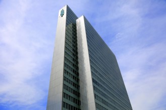 Dreischeibenhaus, Dreischeibenhochhaus, architect Helmut Hentrich, 94 metre high office and