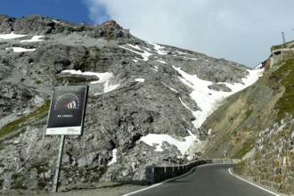 Warning sign against driving too fast too high speed Danger of losing control with stylised