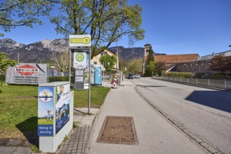 Bus stop Kirchberger Bahnhof - Lattengebirge, general architecture, trees, church, switch box,