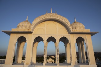 Archway in Sawai Madhopur in the evening light, Ramthambore, Rajasthan, India
