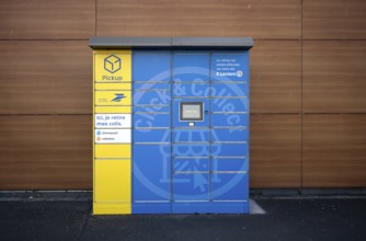Packing station for parcels from E.Leclerc, supermarket, Fécamp, Normandy, Seine-Maritime, France