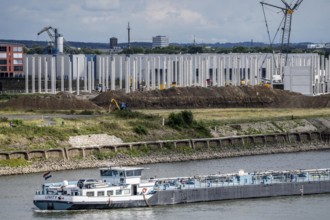 Construction of a new logistics hall on the Mercatroinsel, Hall 2, next to an existing hall, approx