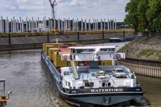 Construction of a new logistics hall on the Mercatroinsel, Hall 2, next to an existing hall, approx