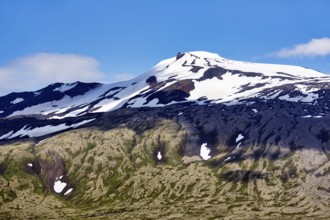 Snow-covered volcano Snæfellsjökull, Snäfellsjökull, Snaefellsjökull glacier, spring clouds,