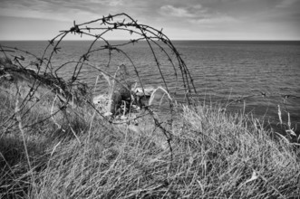 Barbed wire, Pointe du Hoc, memorial, memorial for US Ranger, black and white,