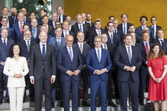 Group photo of the Made for Germany Investment Summit, including in the first row Katherina Reiche