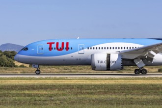 A TUI Boeing 787-8 Dreamliner aircraft with the registration G-TUIB at Palma de Majorca Airport,