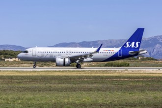 An Airbus A320neo aircraft of SAS Scandinavian Airlines with the registration number EI-SIL at