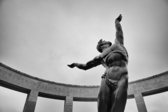 Bronze statue The Spirit of American Youth Rising from the Waves by Donald De Lue Military