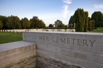 War graves, military graves, British and German military cemetery, Cimetière militaire britannique,