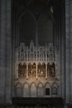 Interior view, tomb and decorations, crossing, Cathédrale Notre-Dame d'Amiens, Amiens, Somme,