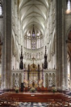 Interior view, nave, choir, Cathédrale Notre-Dame d'Amiens cathedral, Amiens, Somme, France