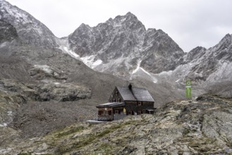 Vienna High Trail at the Adolf Nossberger Hut, Schober Group, Hohe Tauern National Park, Carinthia,