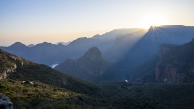 Sunstar, Panorama, Blyde River Canyon with summit Three Rondawels, View of canyon with Blyde River