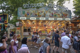 Showmen at the Erlangen Bergkirchweih, traditional twelve-day folk festival, Erlangen, Middle