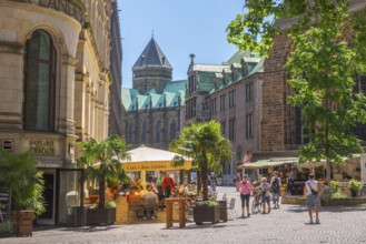 View along Unser Lieben Frauen churchyard, back of the town hall, UNESCO World Heritage Site, tower
