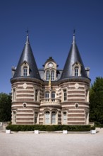 Hotel, headquarters, company headquarters, head office, champagne brand Comtesse Lafond, château,