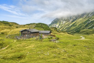 Alpine hut Oberhütte, Alpine pasture area, mountains, clouds, Schladminger Tauern, Radstadt,