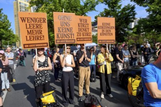 Protests by employees of Berlin's universities against the breach of contract and the cuts by the