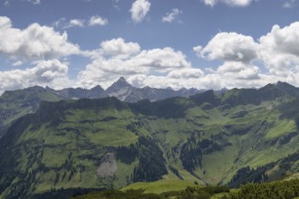 Mountain panorama from the Koblat high trail on the Nebelhorn over the Obertal valley with lush
