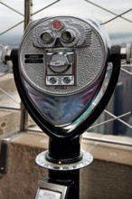 Paid telescope on the Empire State Building, New York City, USA