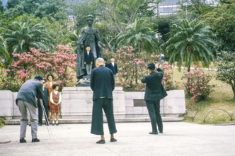 Sunday outings family photo, Mid Levels, Botanical Gardens, Hong Kong, Asia, 1964 children pose by