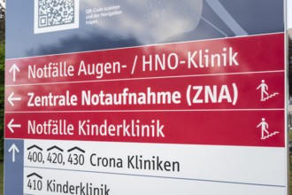 Wegweiser zu verschiedene Notaufnahmestellen, Notfallmedizin, Crona Kliniken, Universitätsklinikum