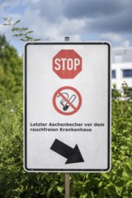 Hinweisschild, Rauchverbot im Außenbereich des Universitätsklinikums auf dem Schnarrenberg,