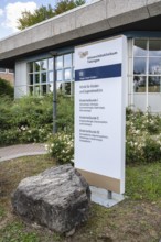 Wegweiser, Pylone, Stele, Fachklinik für Kinder- und Jugendmedizin, Universitätsklinikum Tübingen
