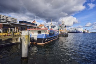 Kiel Fjord, harbor, wharf, passenger ship, tugboat, ferry ship, ships, general architecture, water