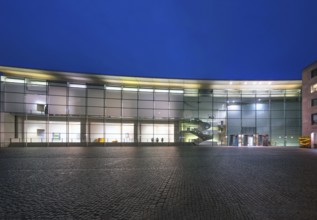 Neues Museum, State Museum of Art and Design, in evening lighting, Luitpoldstr. 5, Nuremberg,