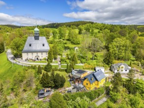 Aerial view, drone photo: Oberneuschönberg mountain church, surrounded by houses and trees,