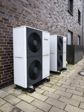 Cascade of 4 heat pumps at an apartment building in Langenfeld, Germany