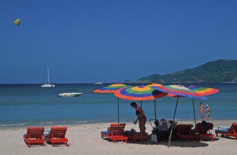 Paragliders, umbrellas, boats, people, Patong Beach, Ko Phuket, two years in front of the tsunami,