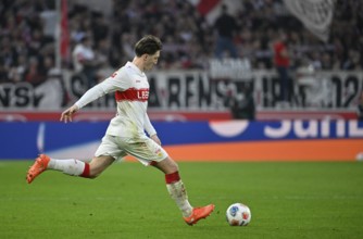 Goal kick Action Goal chance Angelo Stiller VfB Stuttgart (06) MHPArena, MHP Arena Stuttgart,
