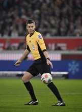 Referee Daniel Siebert at referee ball, Gestik Gesture MHPArena, MHP Arena Stuttgart,