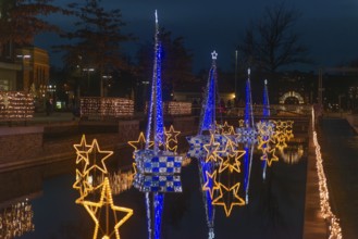 Christmas decoration in Kiel am Holstenfleet, Kleiner Kiel Canal, city center, Christmas, lighting,