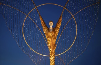 Golden angel, angel figure, angel motif, baroque Christmas market, Ludwigsburg, blue hour, dusk,