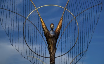 Golden angel, angel figure, angel motif, baroque Christmas market, evening light, Ludwigsburg,