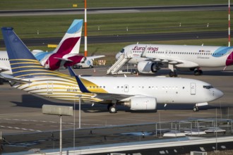 Boeing 737-700 BBJ, Royal Jet, airline from the United Arab Emirates based in Abu Dhabi, luxurious