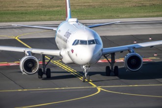 Eurowings Airbus on the taxiway to the terminal, Düsseldorf airport, DUS